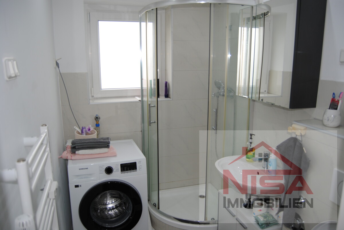 Bad mit Dusche