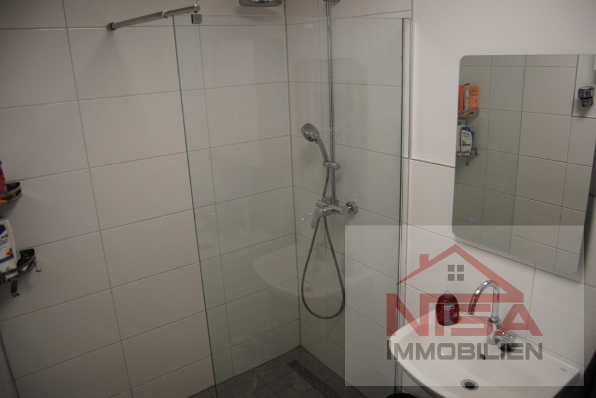 Bad mit Dusche
